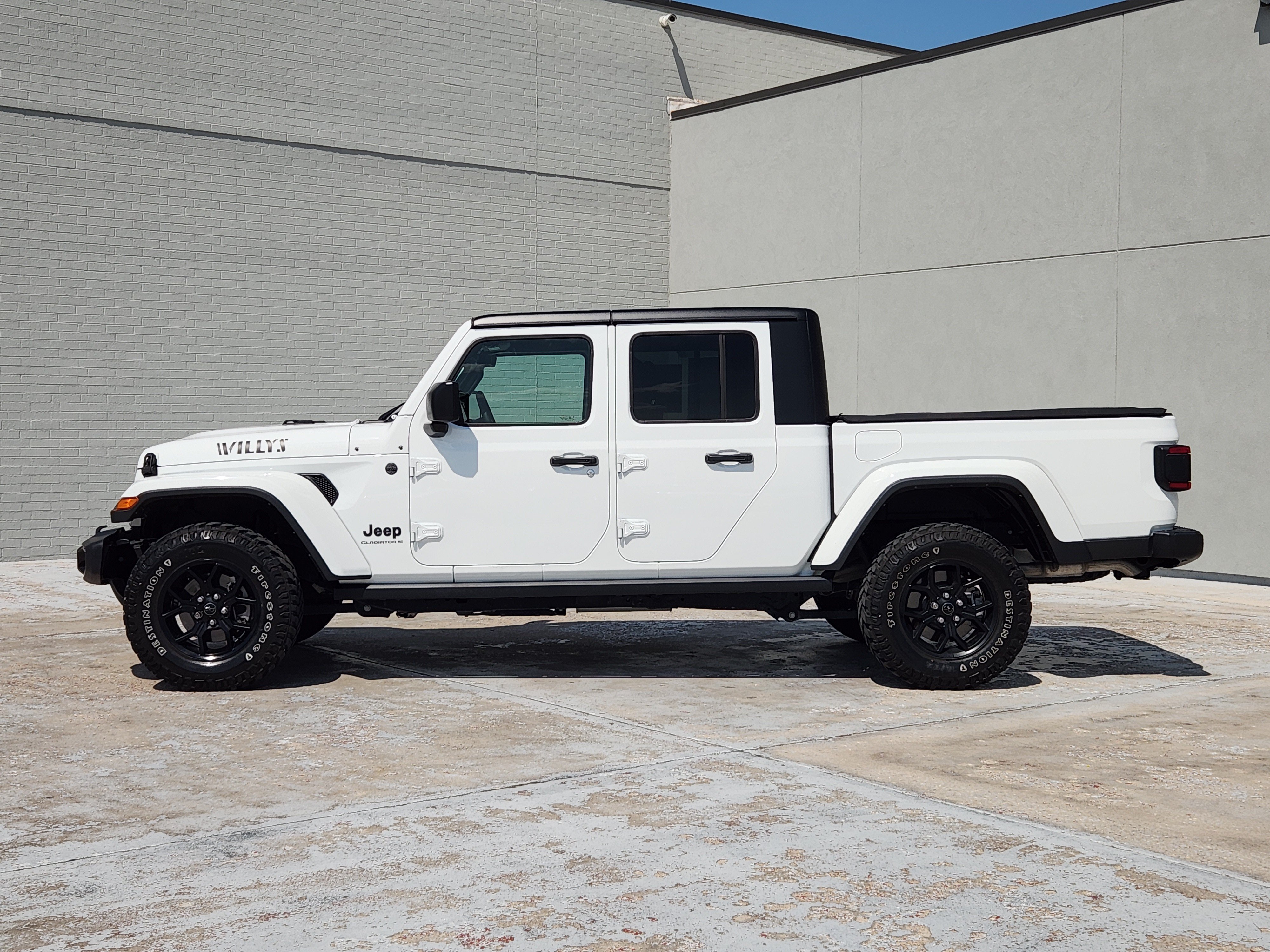 Used 2024 Jeep Gladiator Sport AWD/4WD image 5