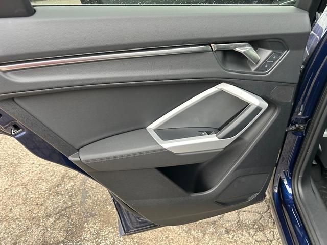 Used 2024 Audi Q3 2.0T Premium w/ Convenience Package image 11