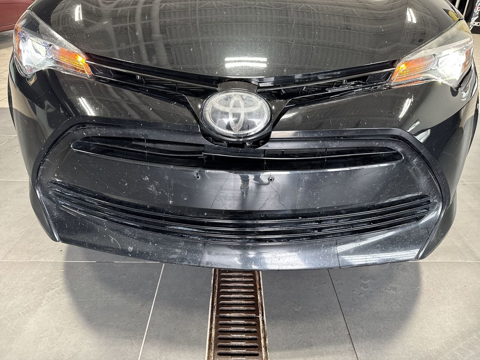 Used 2017 Toyota Corolla LE w/ Carpet Mat Package (TMS) FWD image 30