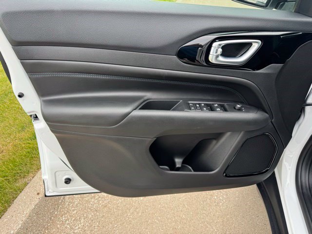 New 2026 Jeep Compass Latitude AWD/4WD image 8