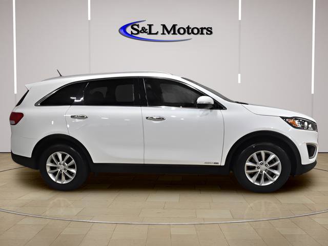 Used 2018 Kia Sorento LX AWD/4WD image 9