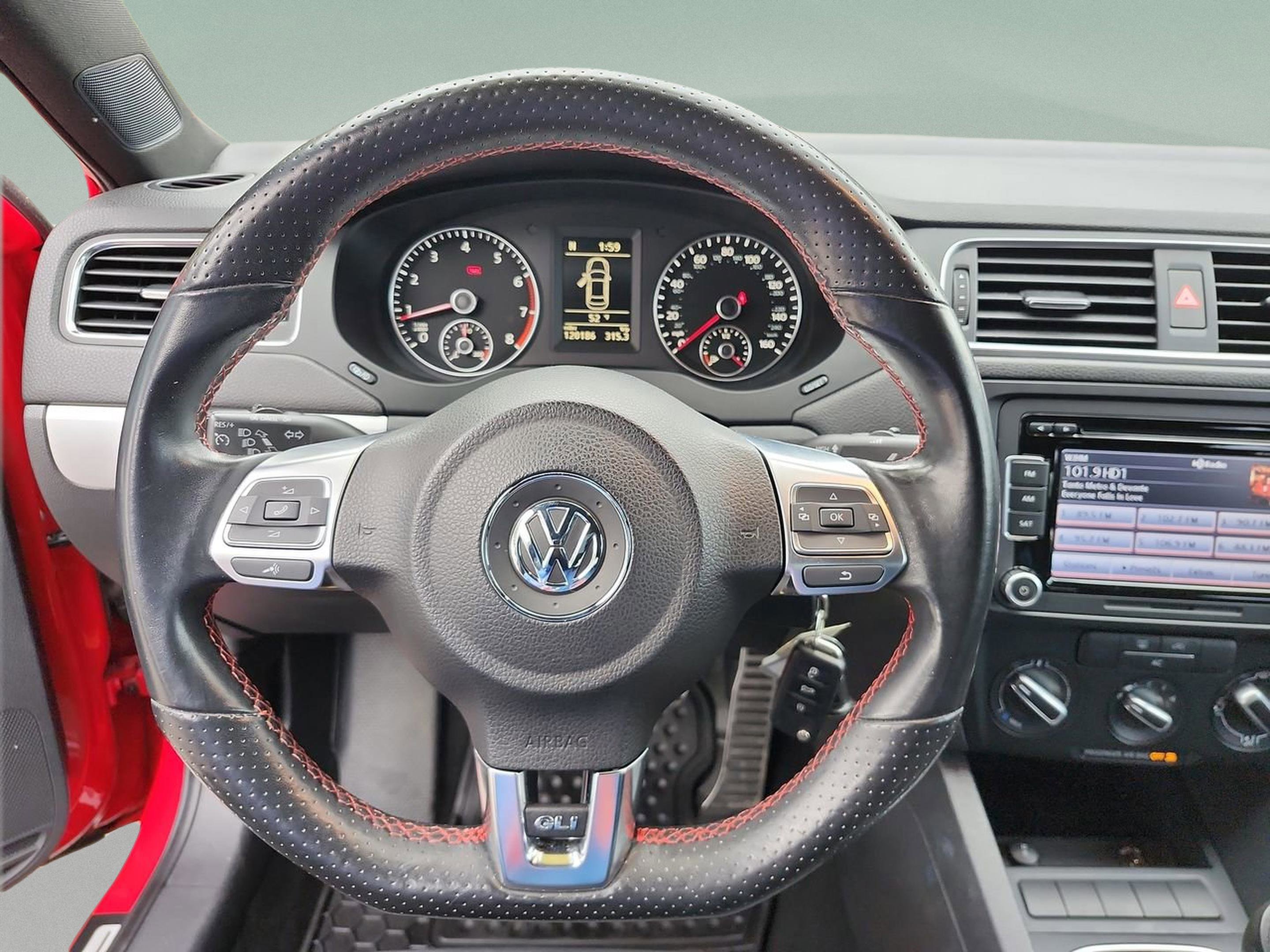 Used 2012 Volkswagen Jetta GLI image 11