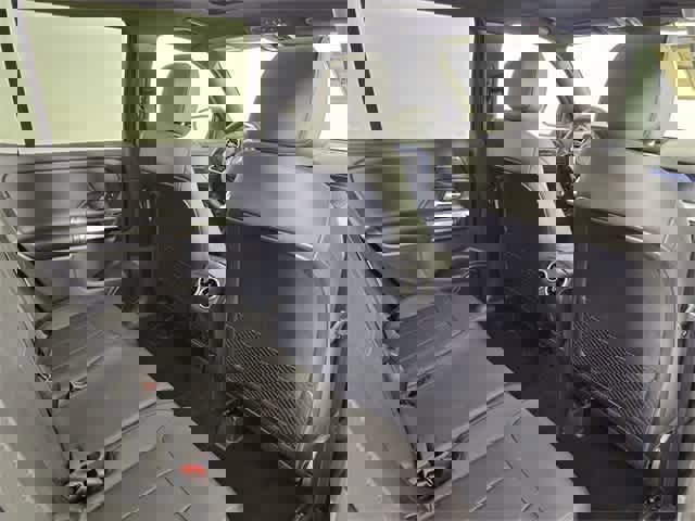 Used 2025 Mercedes-Benz GLB 250 GLB 250 image 18