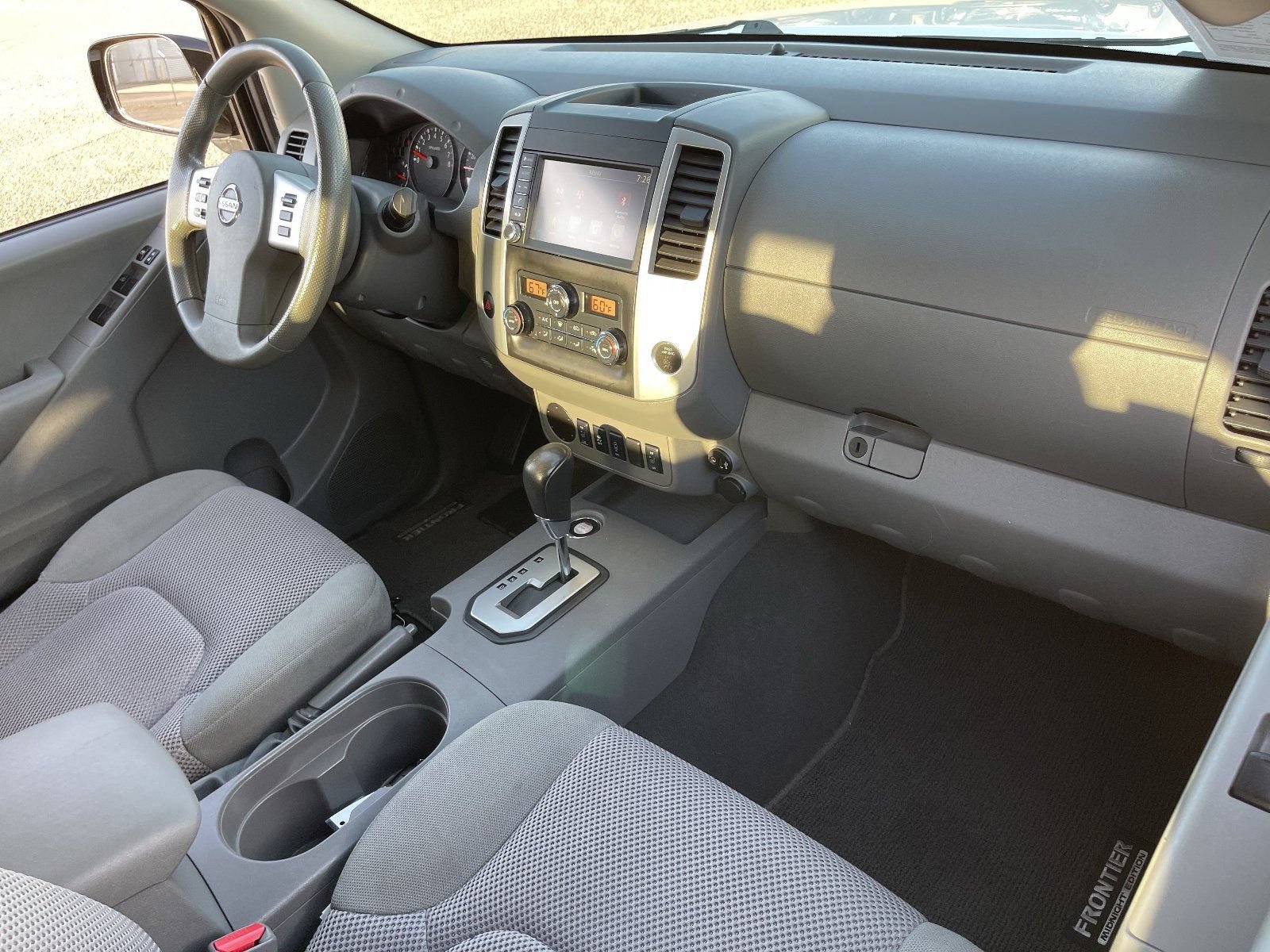 Used 2020 Nissan Frontier SV w/ Midnight Edition Floor Mats RWD image 13