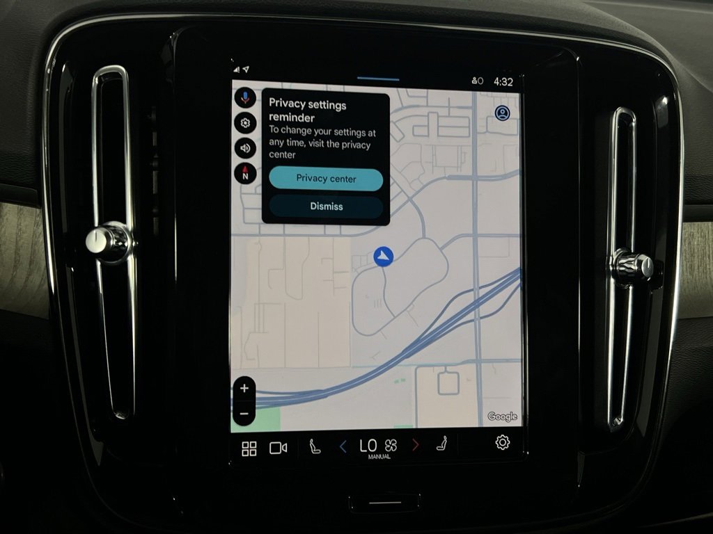 Used 2025 Volvo XC40 B5 Plus image 47