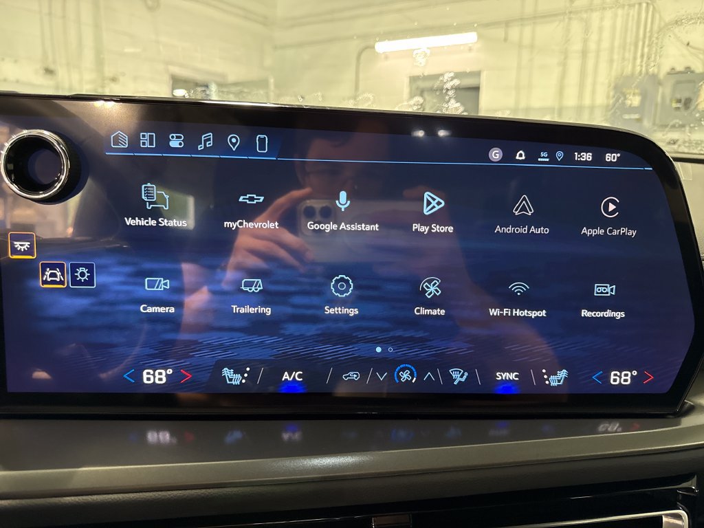 New 2027 Chevrolet Traverse LT w/ Driver Confidence Package FWD image 10