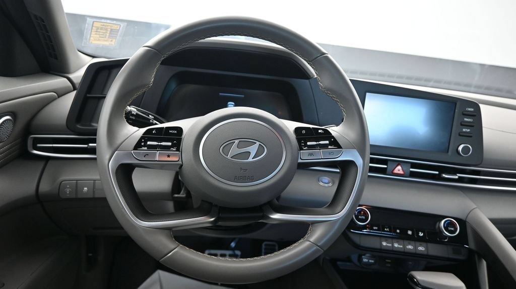 Used 2025 Hyundai Elantra Sport FWD image 26