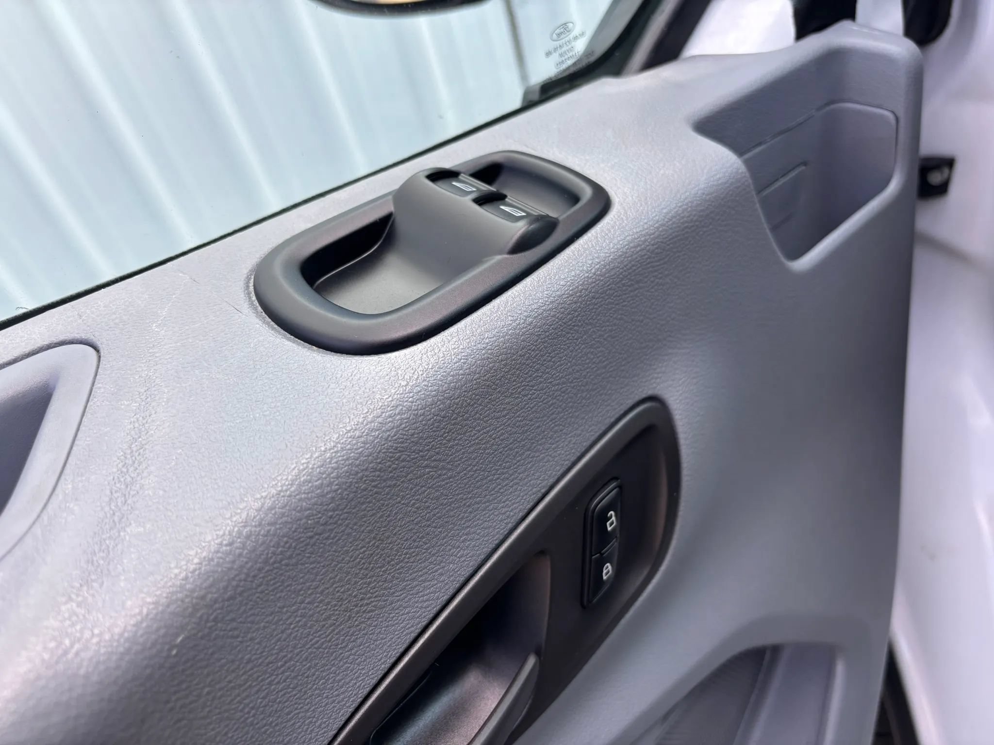 Used 2018 Ford Transit 150 XL RWD image 33