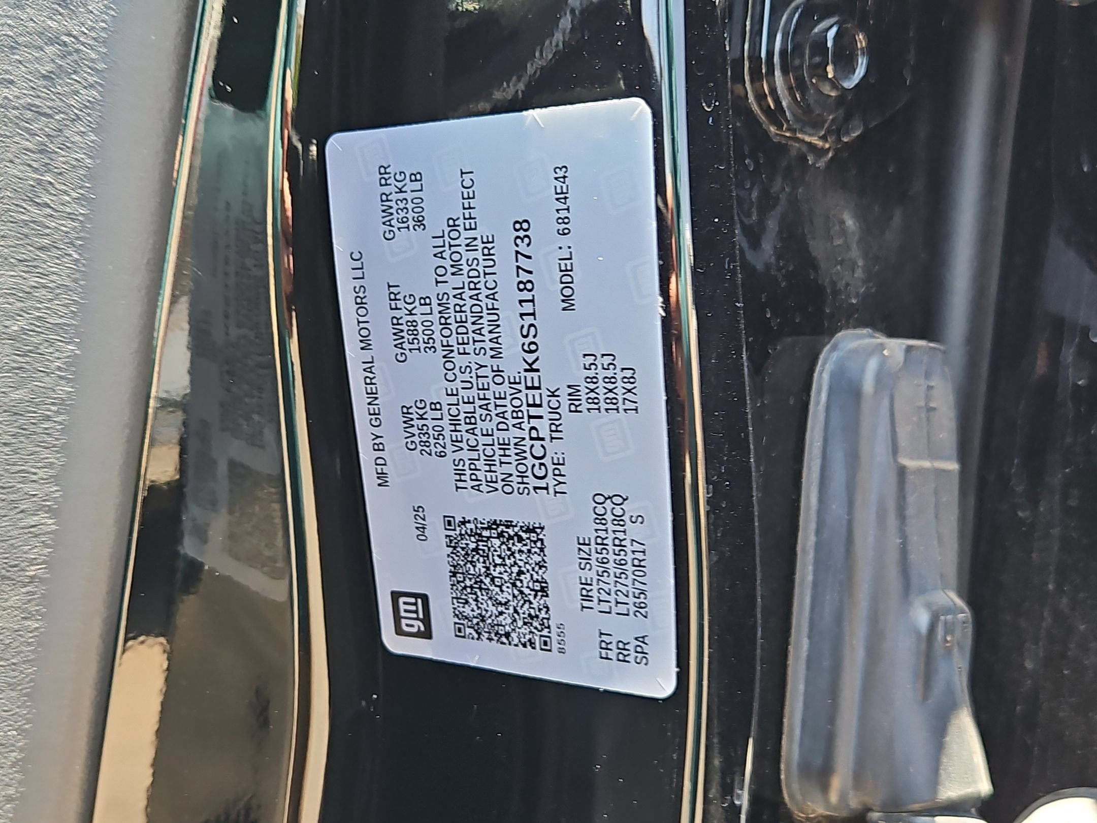 Used 2025 Chevrolet Colorado Trail Boss AWD/4WD image 27
