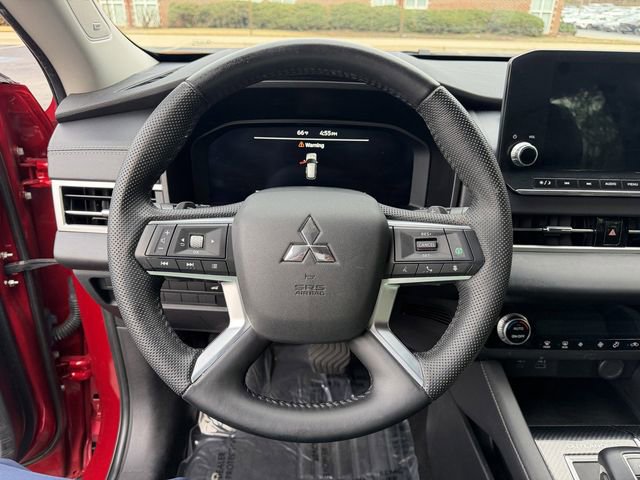 Used 2023 Mitsubishi Outlander SE image 15