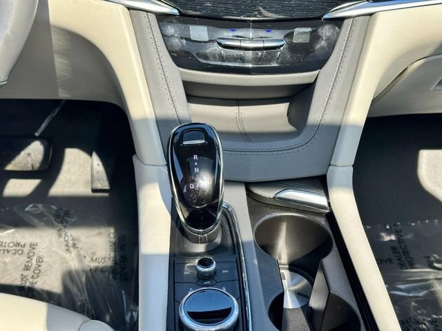 Used 2024 Cadillac XT6 Premium Luxury FWD image 16