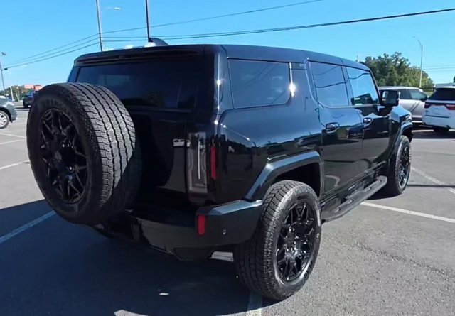 Used 2024 GMC Hummer EV 3X AWD/4WD image 4