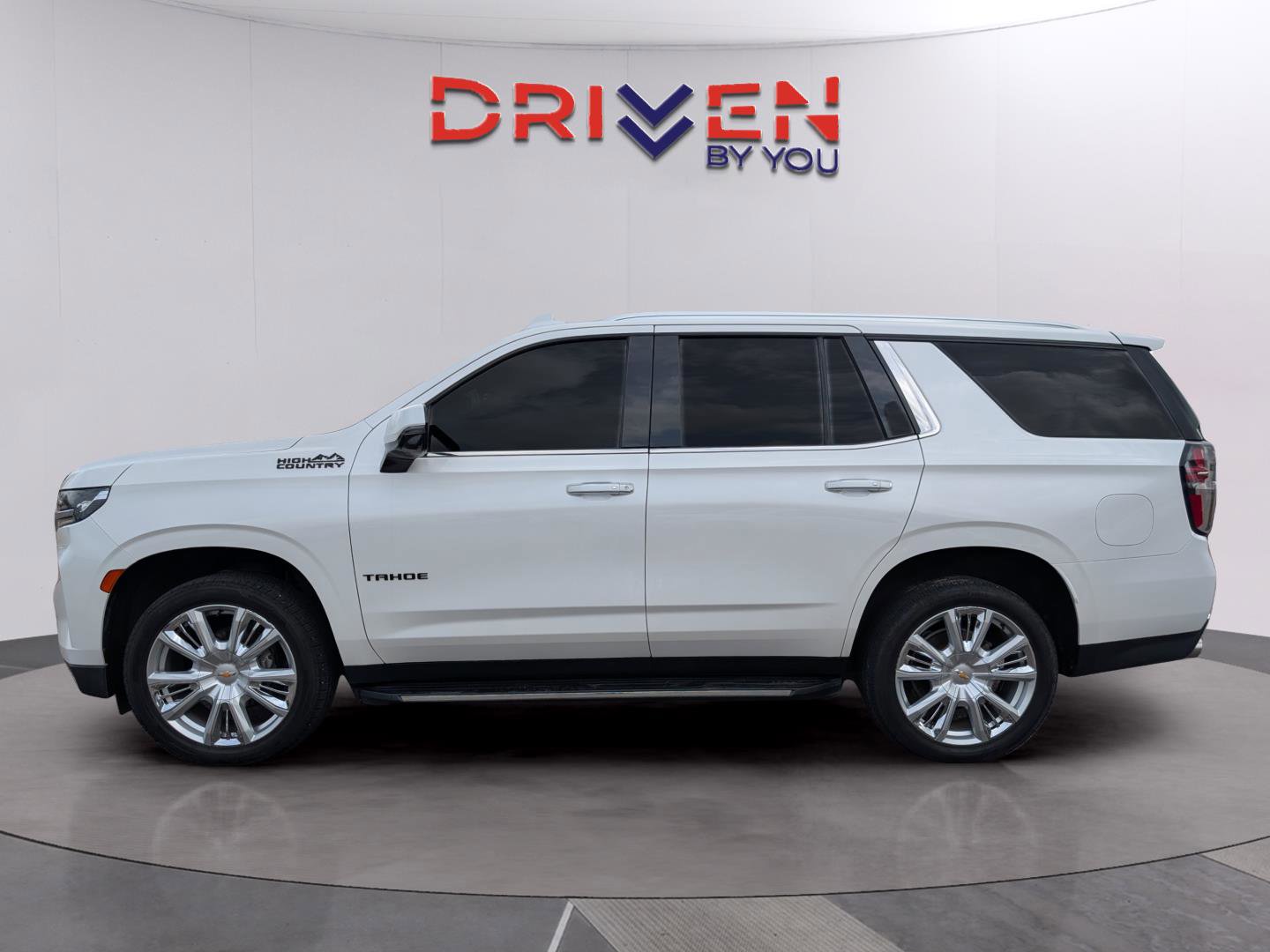 Used 2021 Chevrolet Tahoe High Country image 2