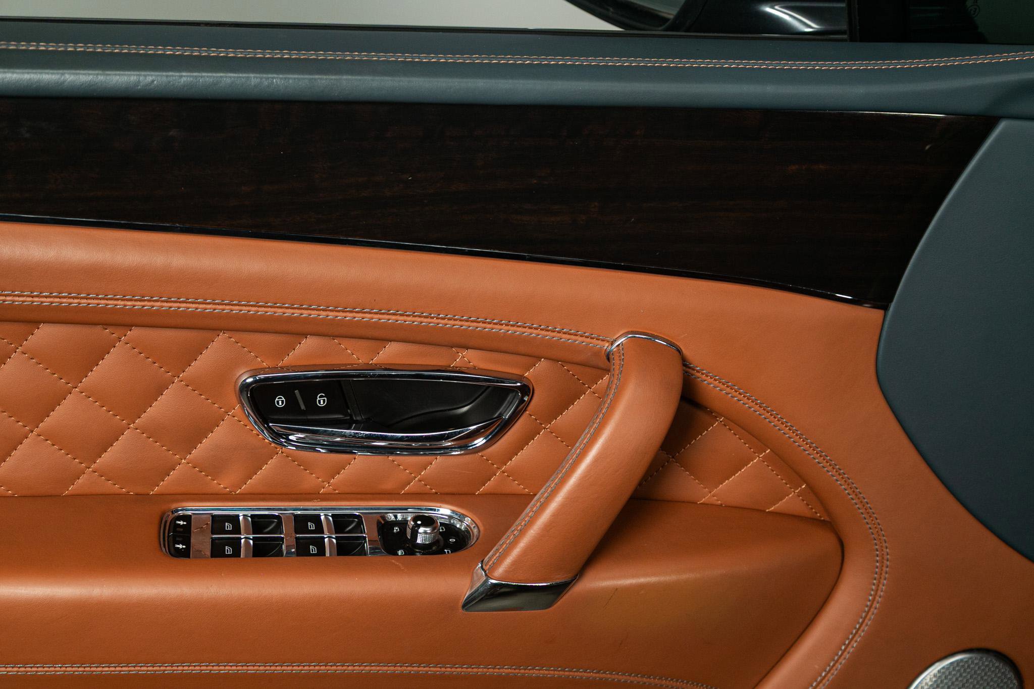 Used 2019 Bentley Bentayga image 43