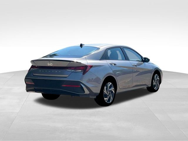 New 2025 Hyundai Elantra Sport image 7