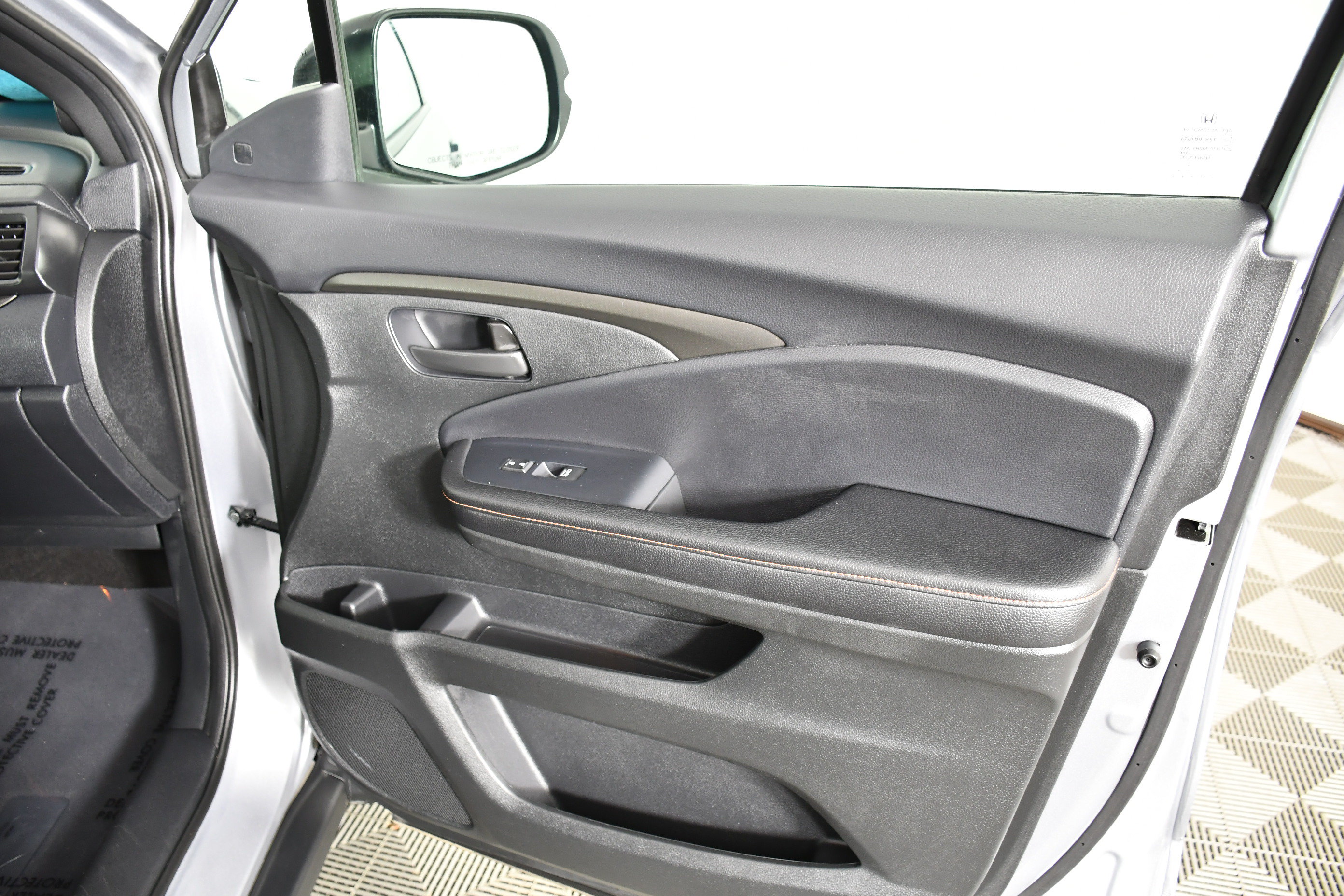 Certified 2025 Honda Passport TrailSport image 41