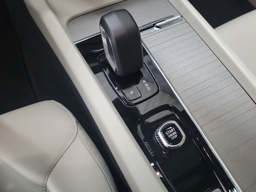 New 2026 Volvo V60 B5 Cross Country Plus w/ Protection Package Premier image 31