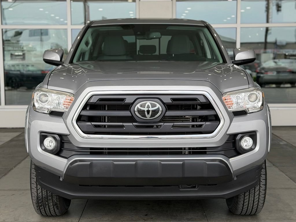 Certified 2019 Toyota Tacoma SR5 AWD/4WD image 4