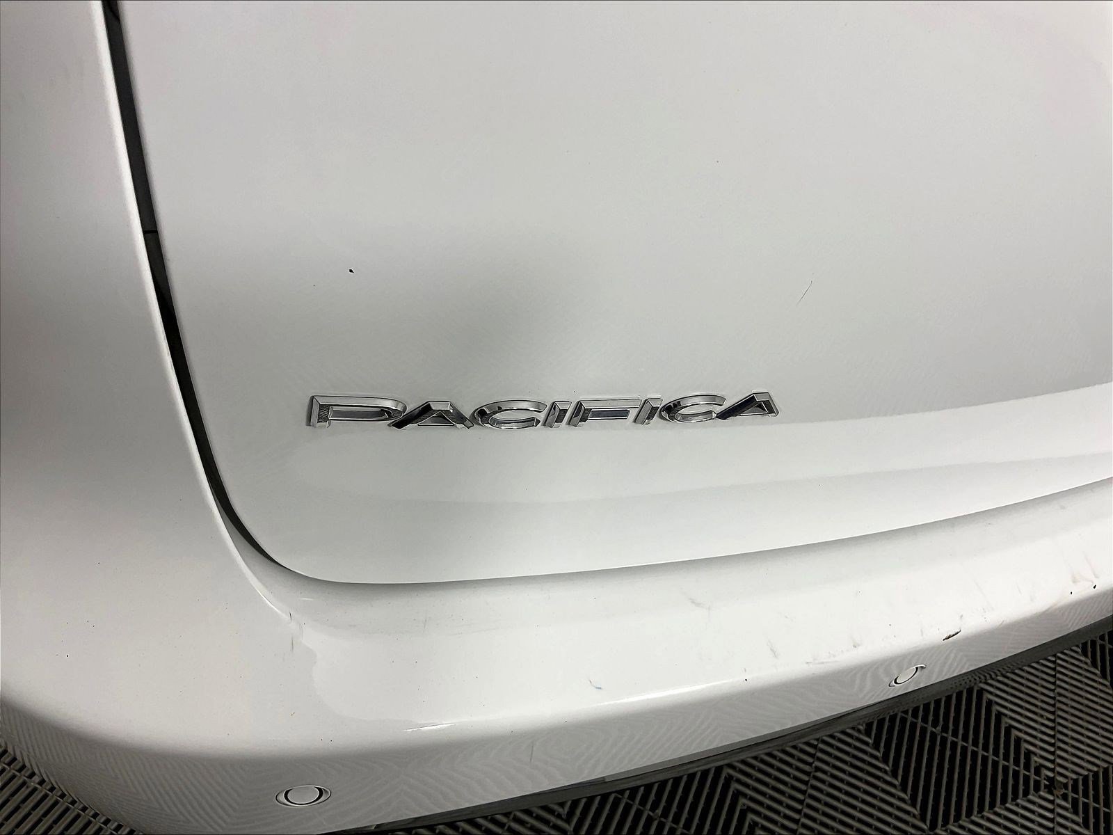 Used 2025 Chrysler Pacifica Select FWD image 23