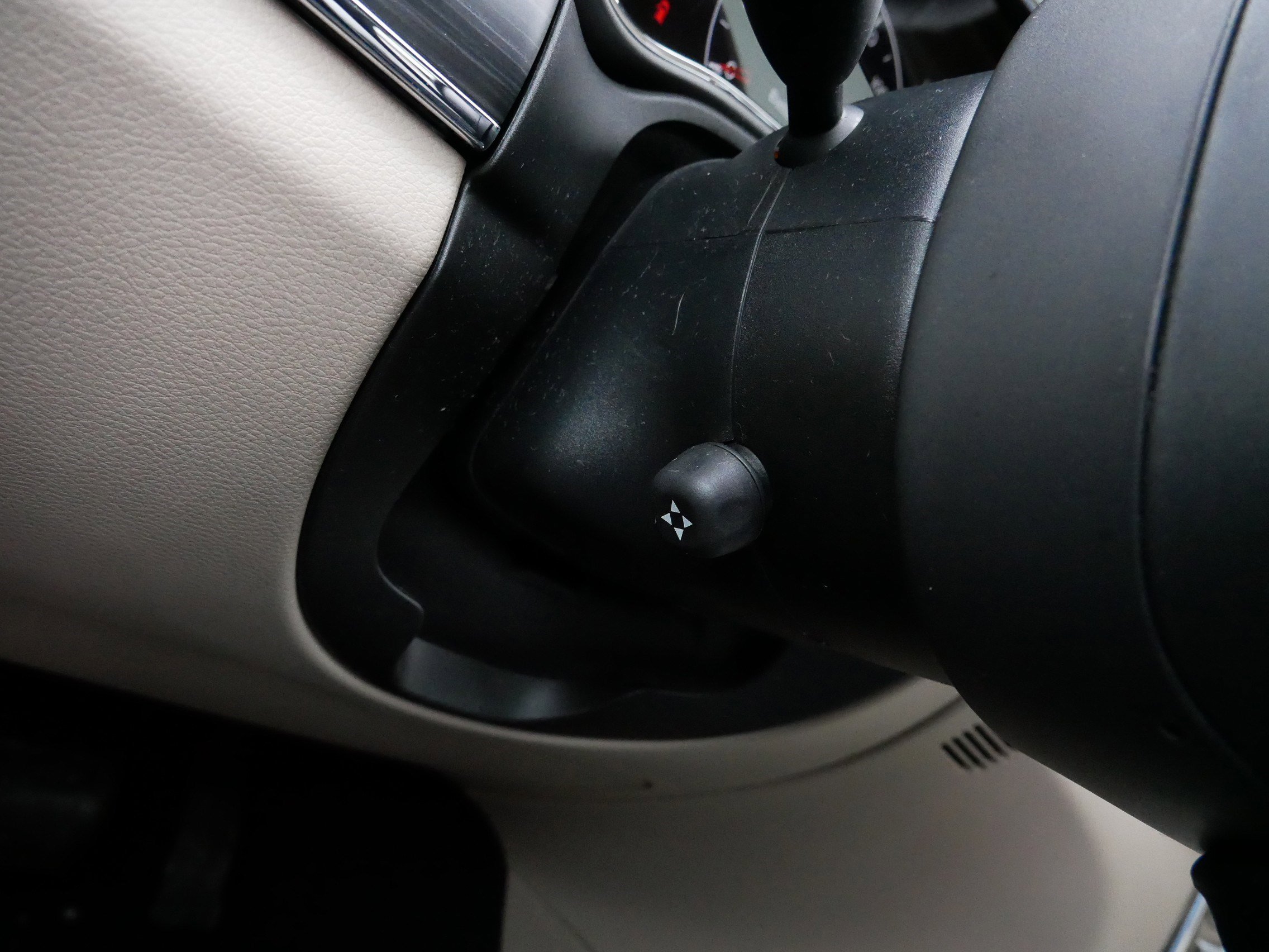 Used 2020 Jeep Grand Cherokee Limited w/ Luxury Group II image 33