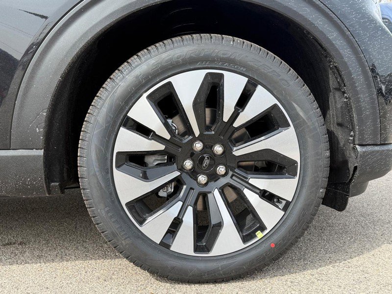 New 2026 Ford Explorer Platinum image 11