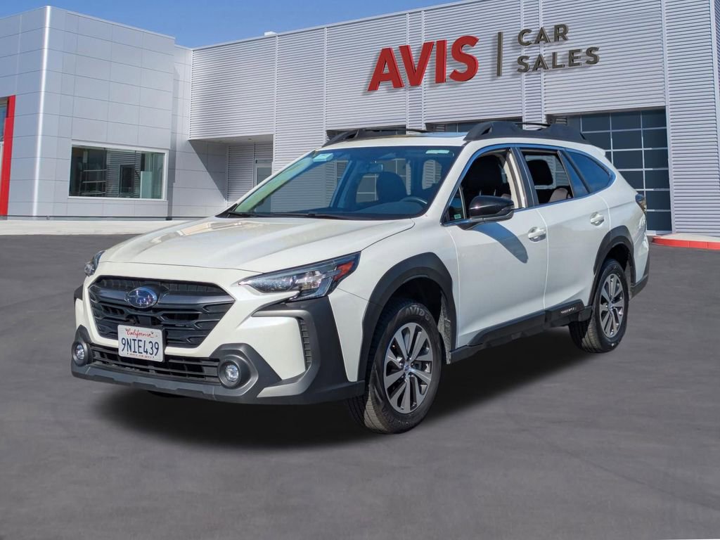 Used 2025 Subaru Outback Premium image 1