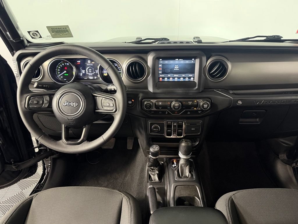 Used 2023 Jeep Wrangler Unlimited AWD/4WD image 13