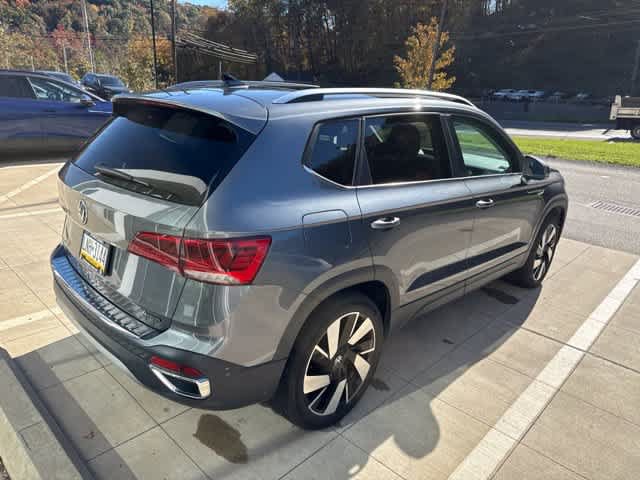 Used 2024 Volkswagen Taos SEL AWD/4WD image 6