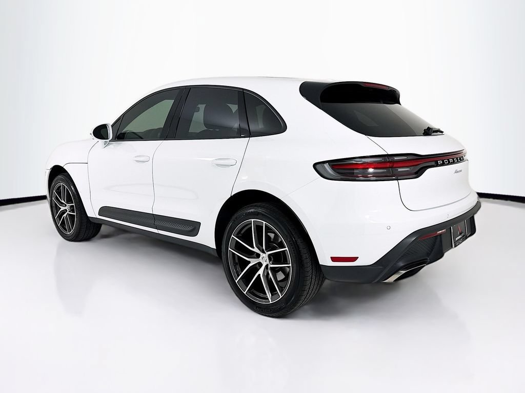 Used 2025 Porsche Macan AWD/4WD image 3