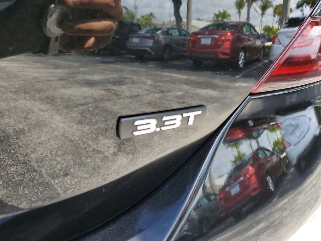 Used 2022 Genesis G70 3.3T image 7