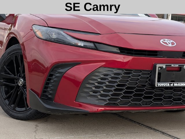 Used 2025 Toyota Camry SE FWD image 3