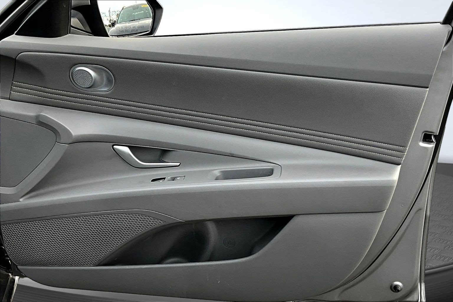 Used 2024 Hyundai Elantra SEL w/ Convenience Package FWD image 23
