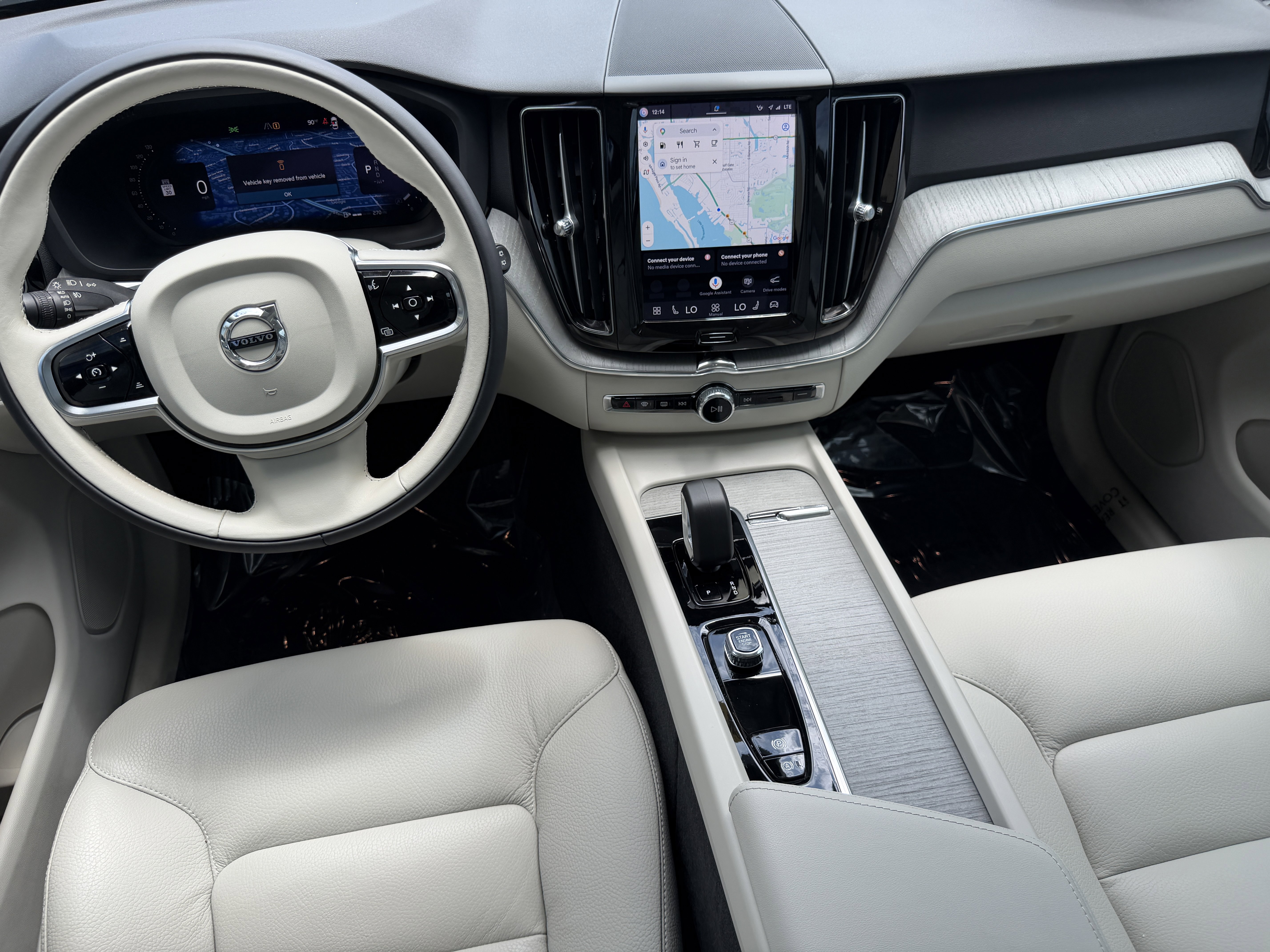 Certified 2024 Volvo XC60 B5 Plus w/ Protection Package Premier AWD/4WD image 13