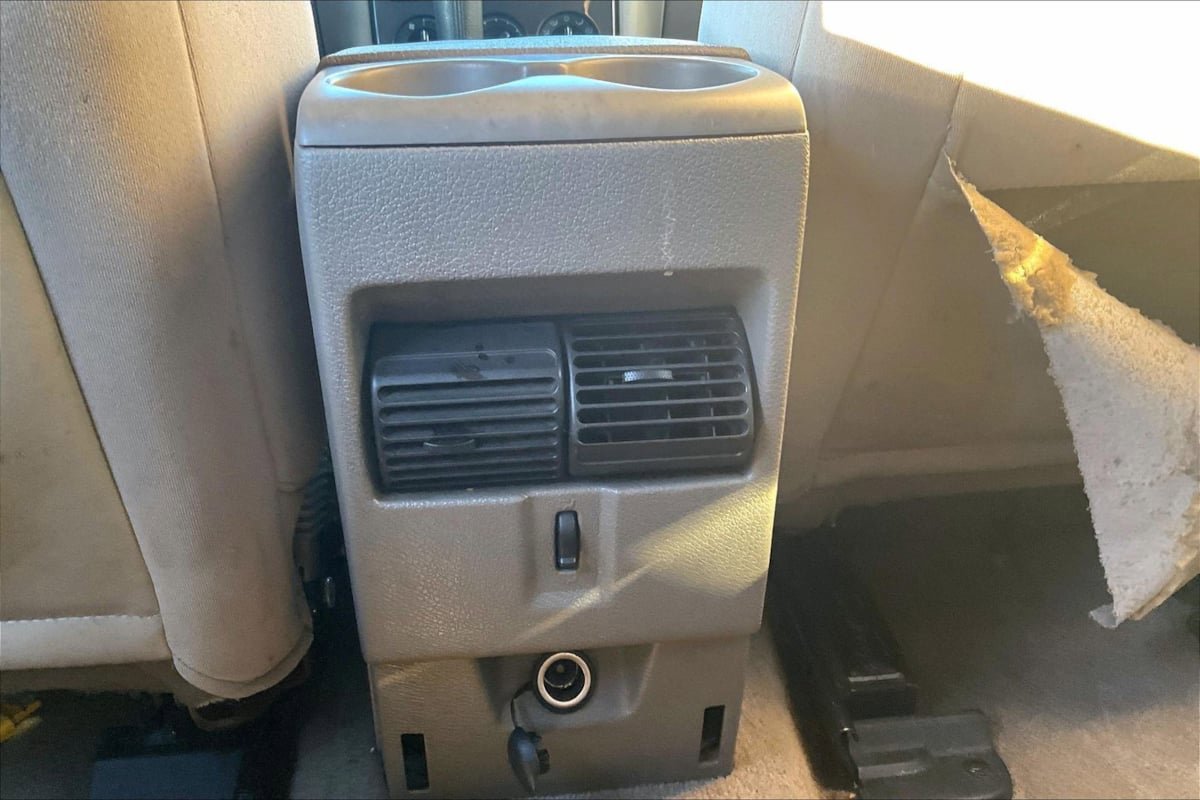 Used 2006 Ford Explorer XLT RWD image 31