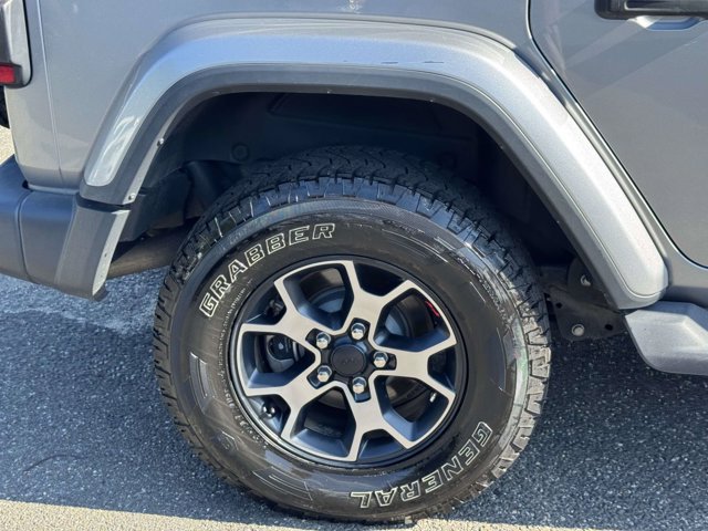 Used 2018 Jeep Wrangler Unlimited Sahara AWD/4WD image 9