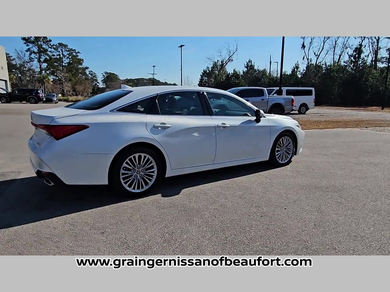 Used 2020 Toyota Avalon Limited image 33