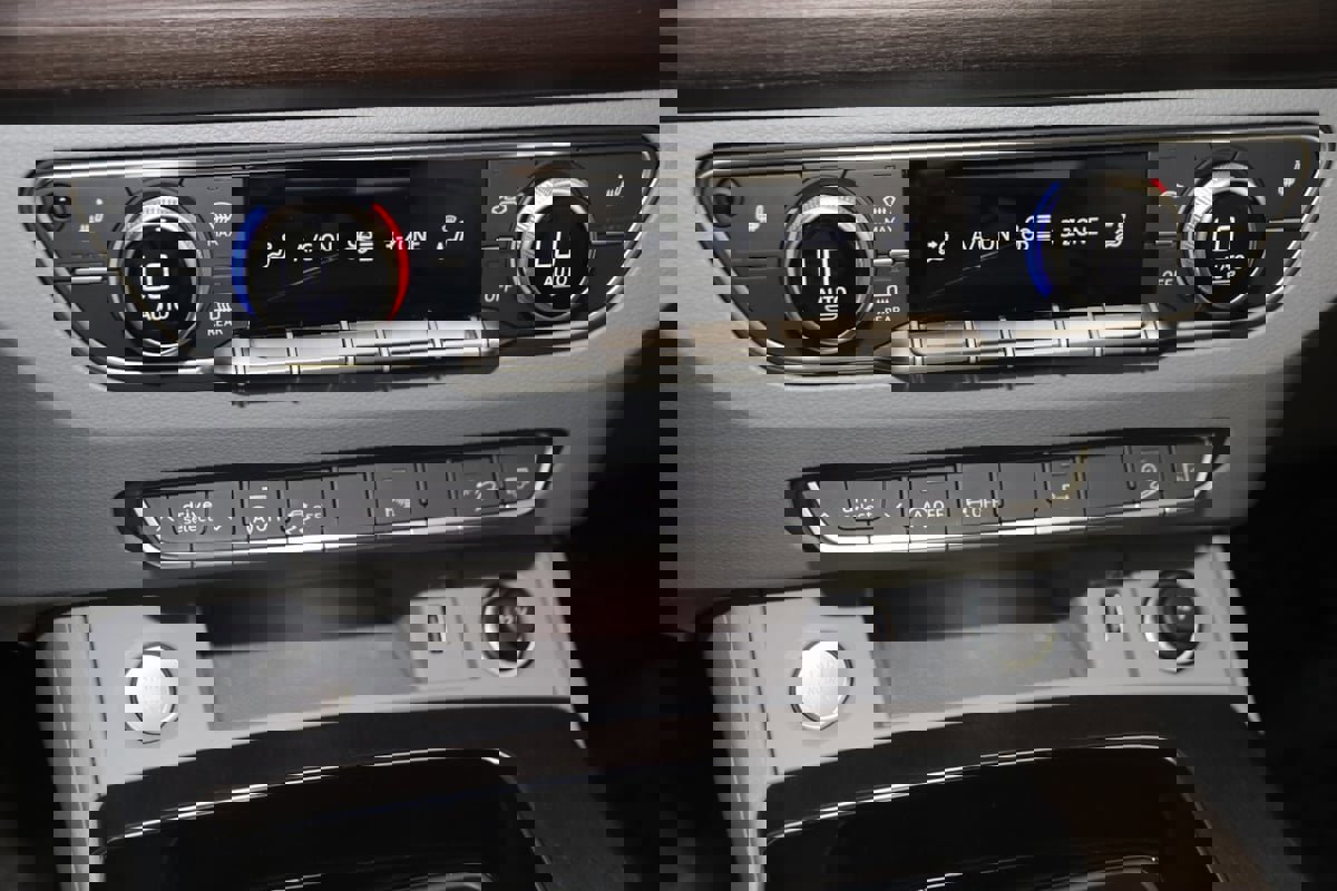 Used 2024 Audi Q5 2.0T Premium w/ Convenience Package image 28