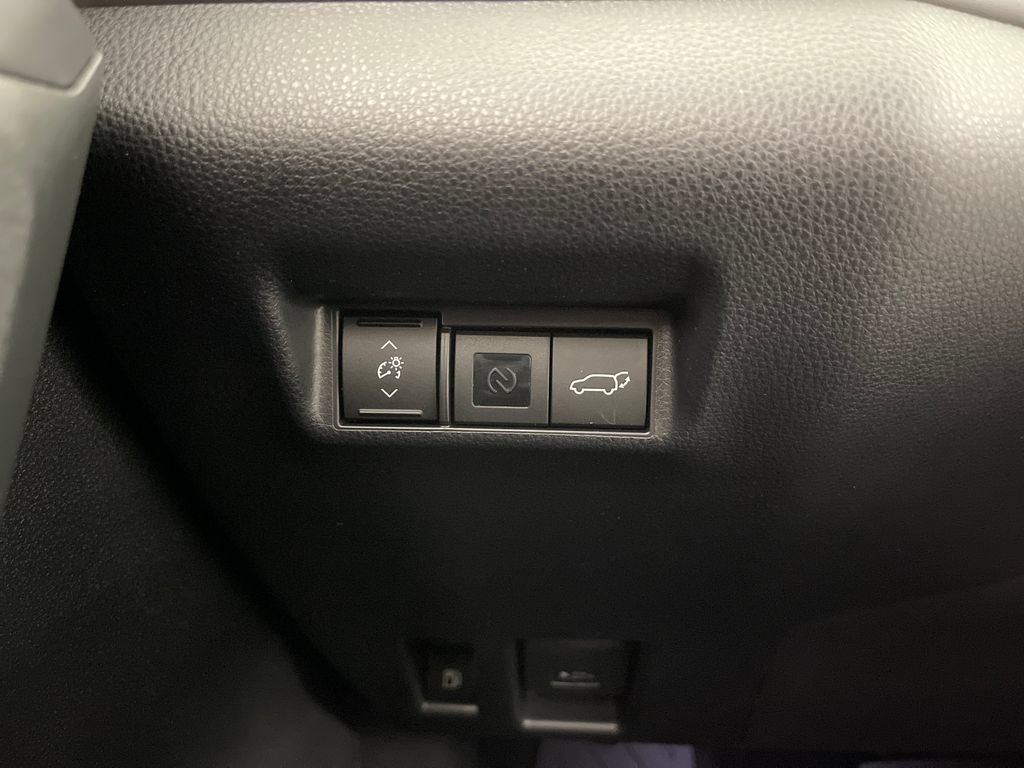 New 2026 Toyota RAV4 XSE AWD/4WD image 28