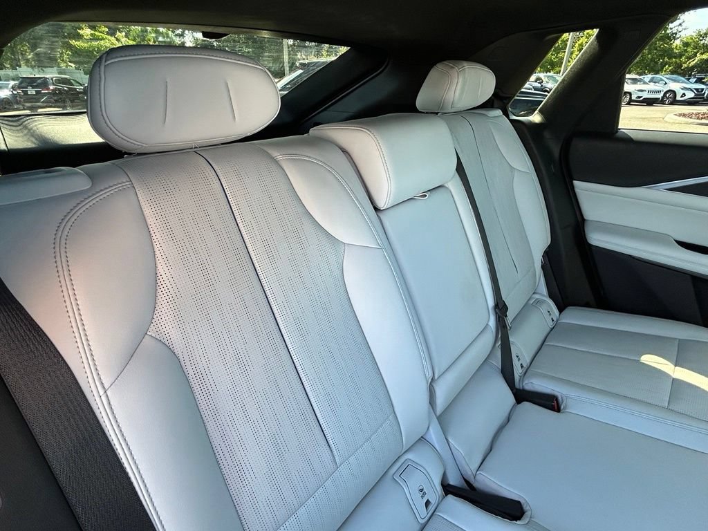 Used 2024 Cadillac Lyriq Luxury RWD image 47