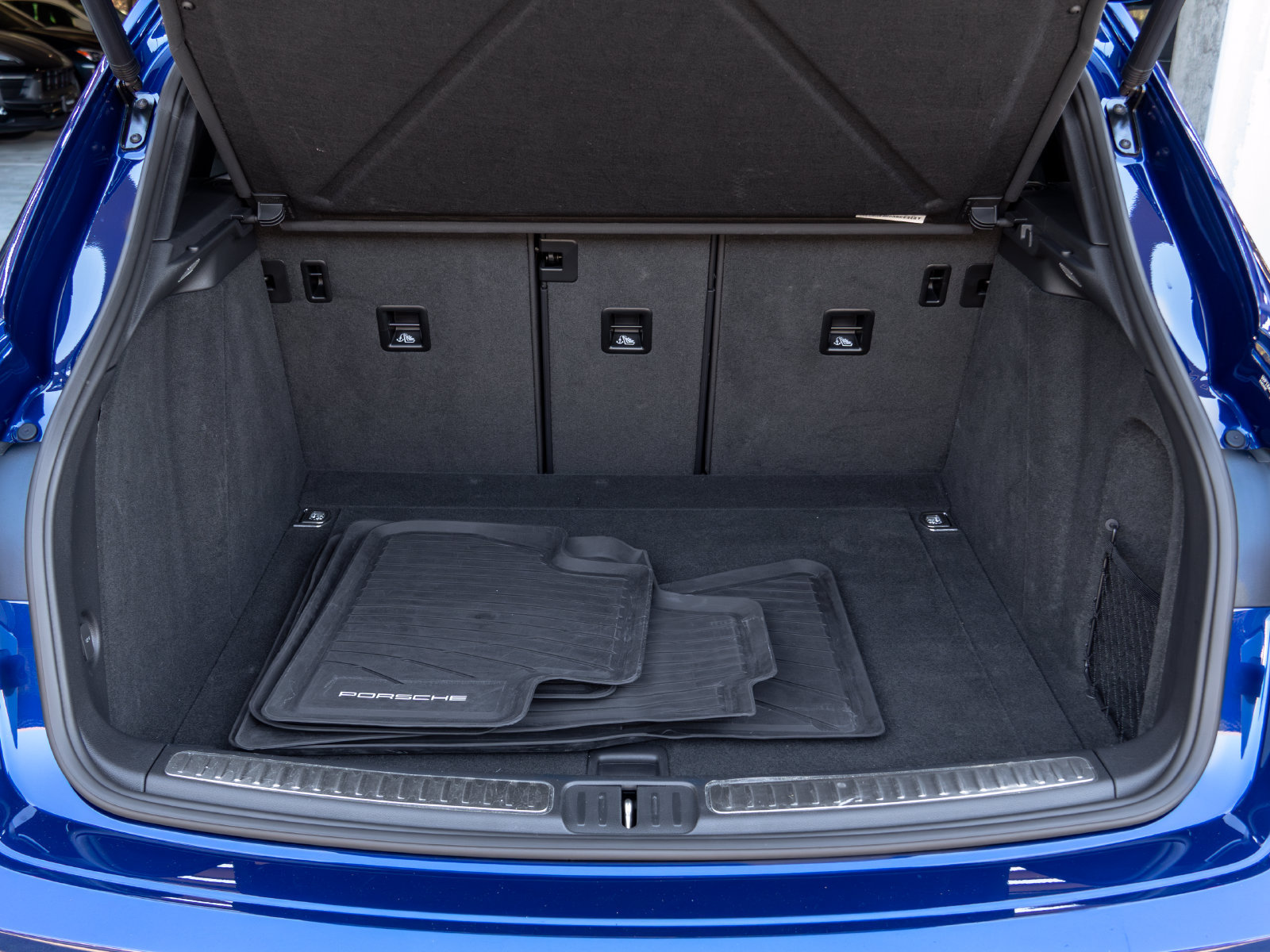 Certified 2026 Porsche Macan AWD/4WD image 47