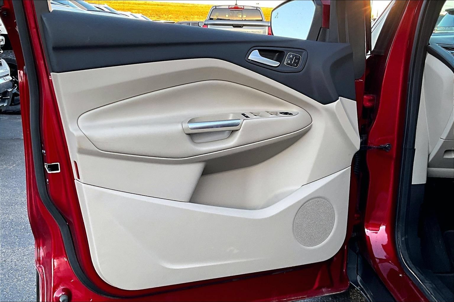 Used 2017 Ford Escape Titanium FWD image 16
