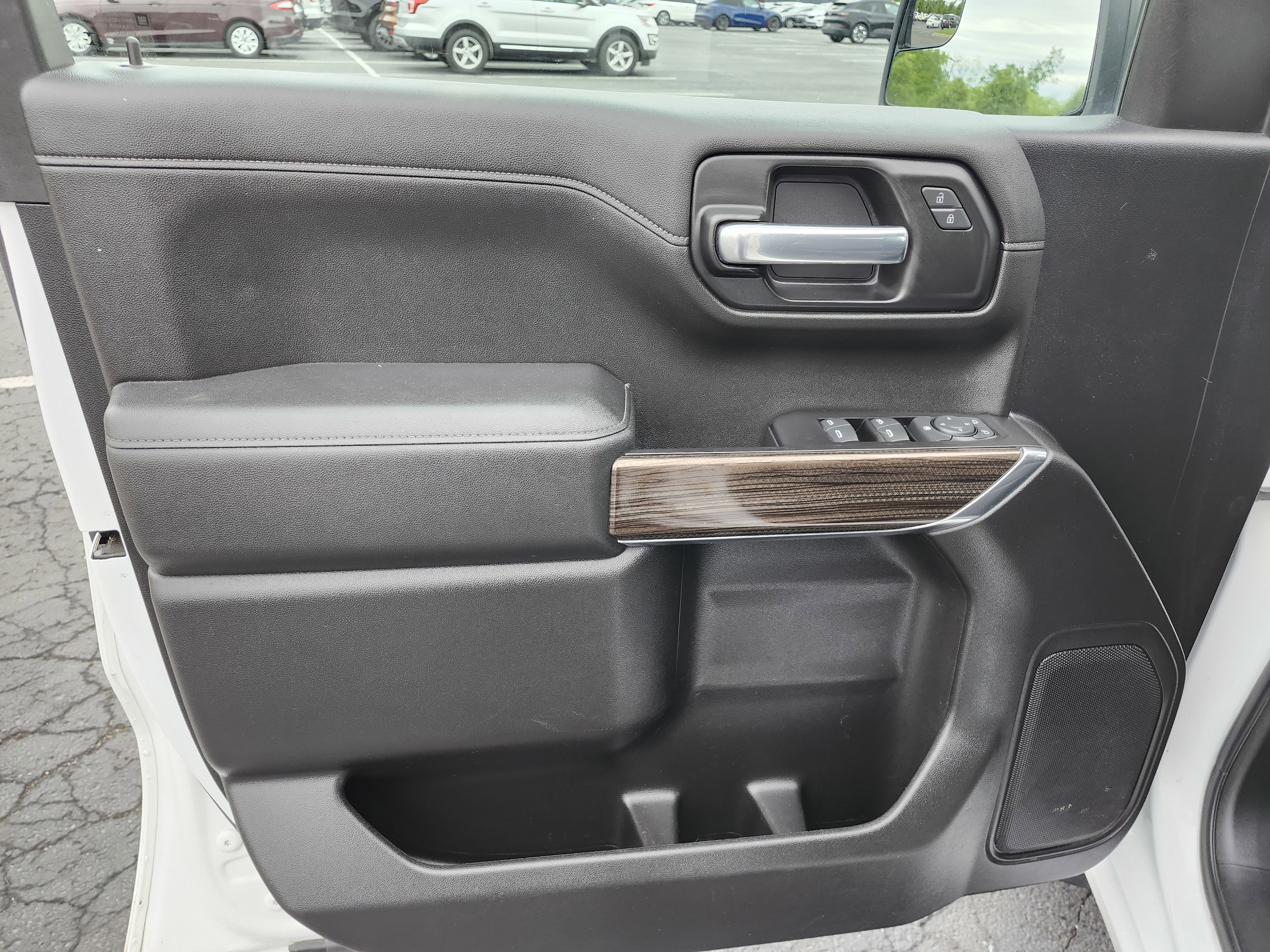Used 2020 Chevrolet Silverado 1500 LT w/ Remote Start Package AWD/4WD image 22