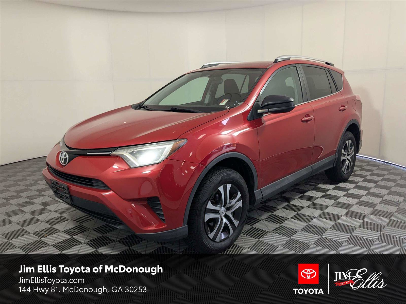 Used 2016 Toyota RAV4 LE image 1