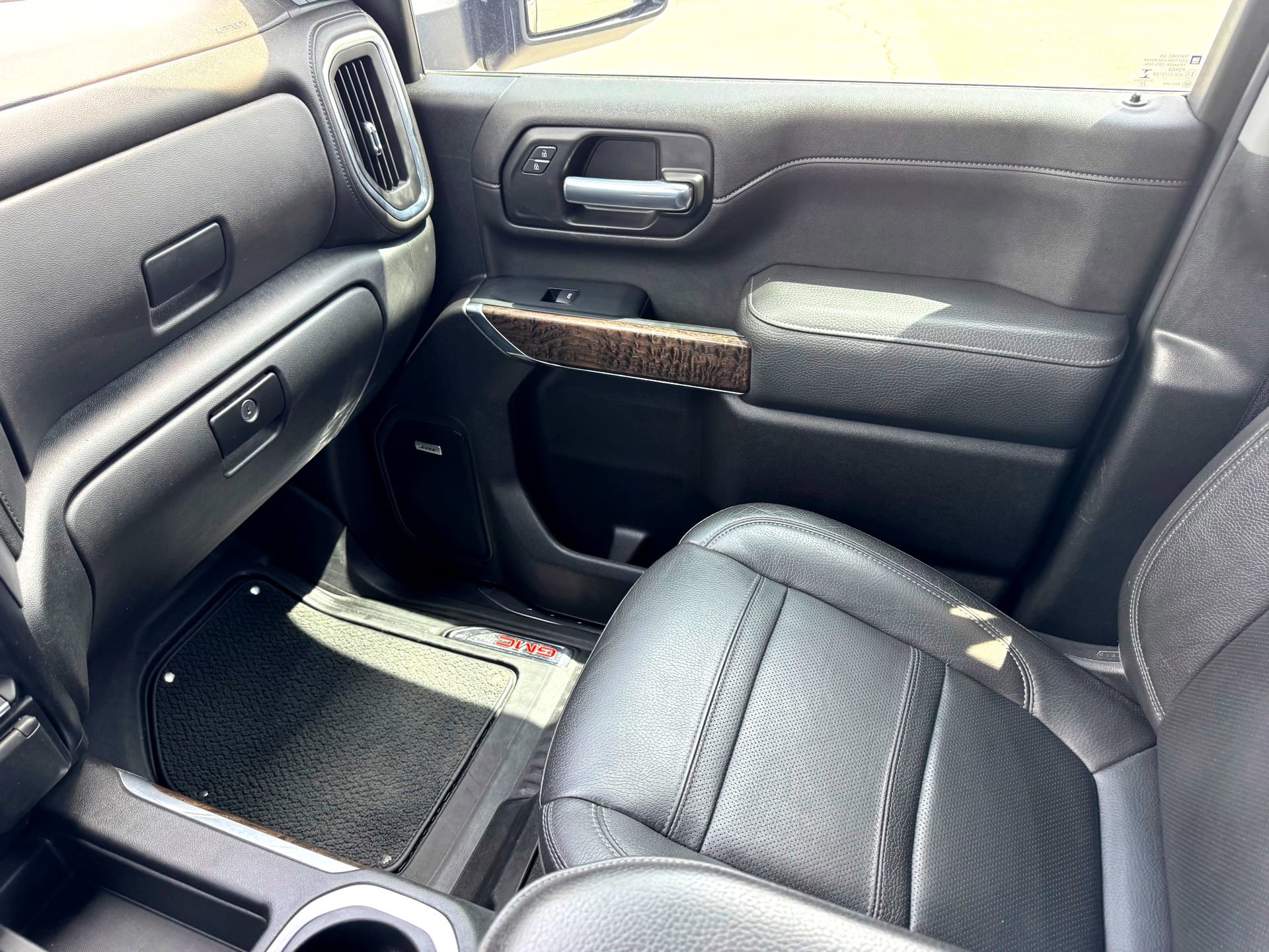 Used 2023 GMC Sierra 3500 Denali w/ Denali Black Diamond Edition image 35