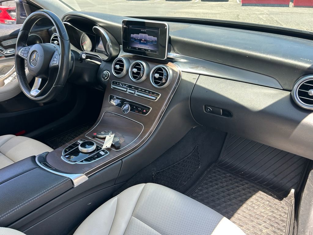 Used 2018 Mercedes-Benz C 300 4MATIC Sedan image 32