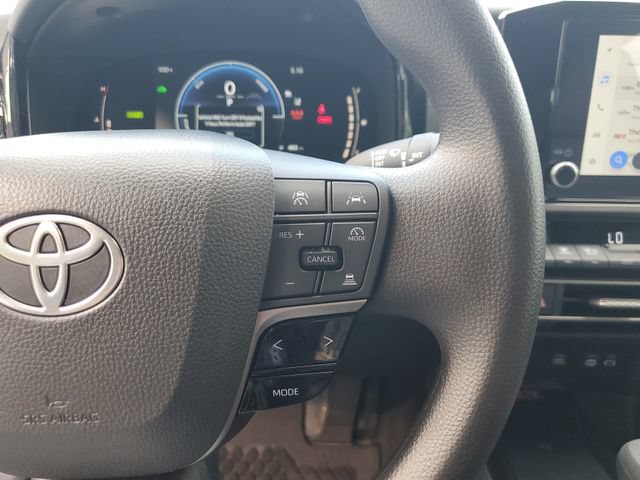 Used 2025 Toyota Camry LE FWD image 29