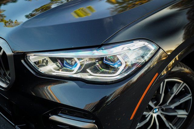 Used 2023 BMW X5 M50i w/ Executive Package image 3