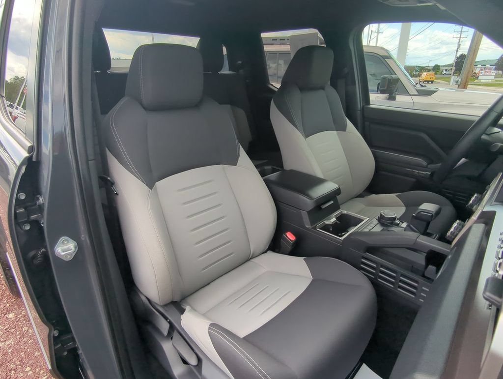 Used 2024 Toyota Tacoma TRD Sport AWD/4WD image 25