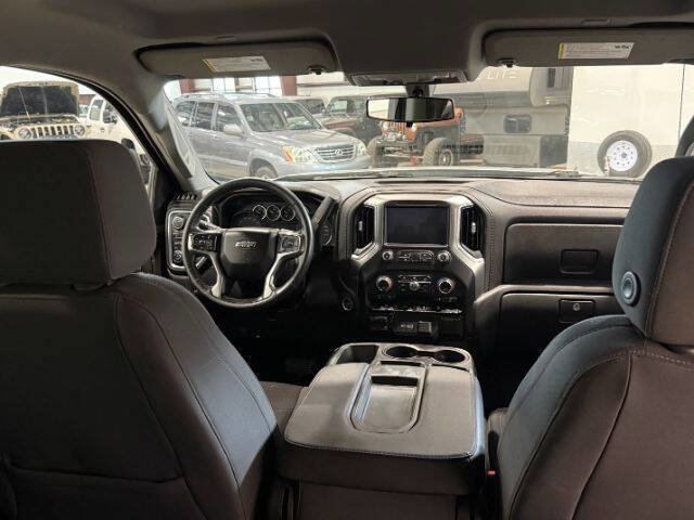 Used 2020 Chevrolet Silverado 1500 LT Trail Boss w/ Convenience Package AWD/4WD image 17