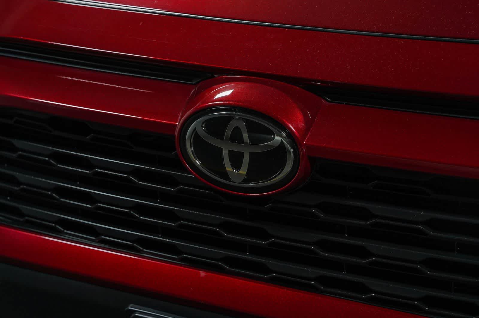 Certified 2023 Toyota RAV4 LE FWD image 9